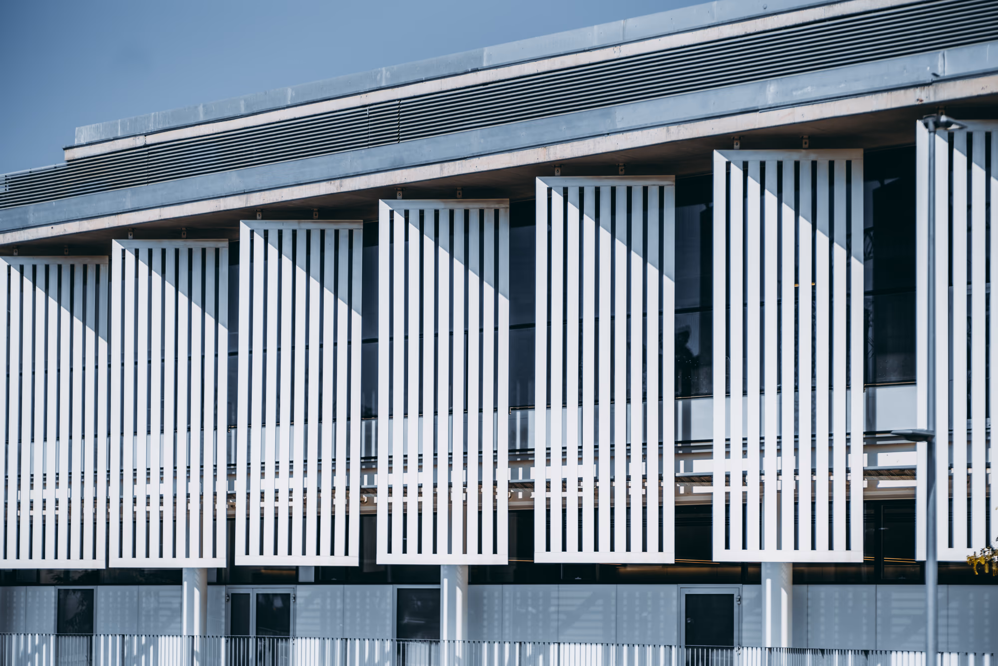 Architectural aluminium finishing